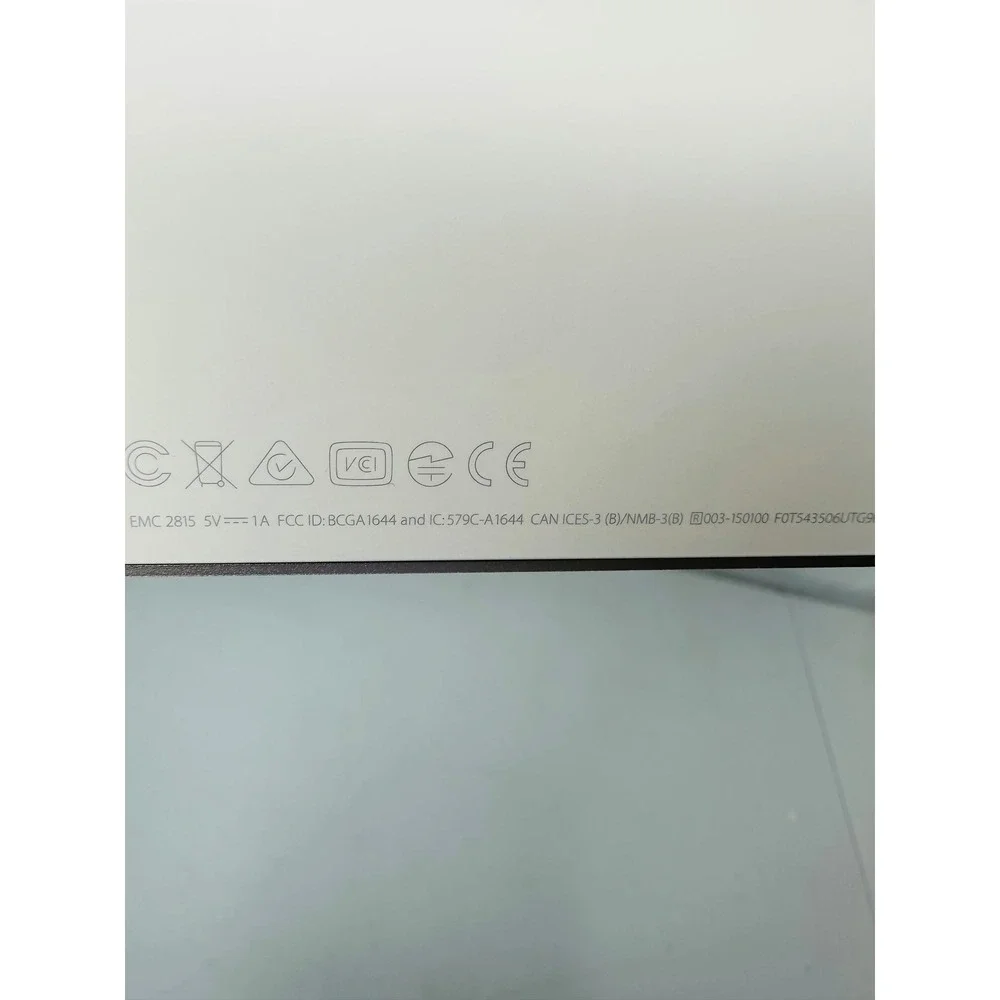 Apple Magic Keyboard A1644 EMC 2815 Wireless Bluetooth Silver Full Size